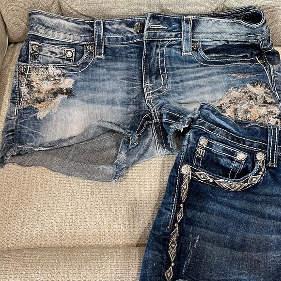 NEW LISTING. BEAUTIFUL 4 Pairs of MISS ME SHORTS. Normally $110 each. - Picture 2 of 8